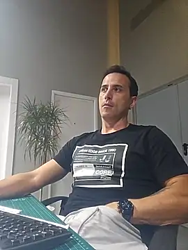 Lucas   81 online show from November 12, 2025, 7:35 pm