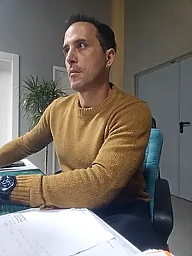 Lucas   81 online show from December 4, 2025, 6:38 pm