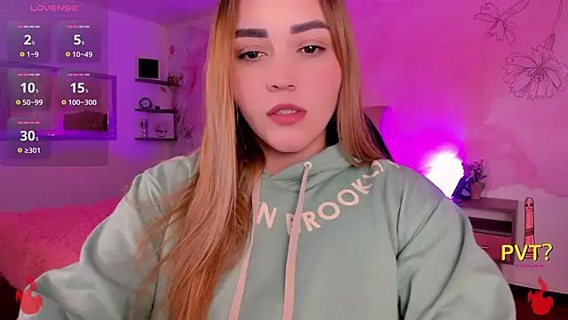 Lucia star   online show from March 14, 2025, 2:53 am