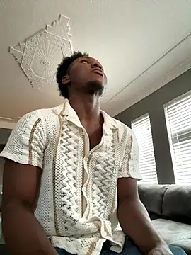 Snapshot of Festivitiesking1 chatting on September 23, 2025, 10:24 pm Festivitiesking1 online show from September 23, 2025, 10:24 pm