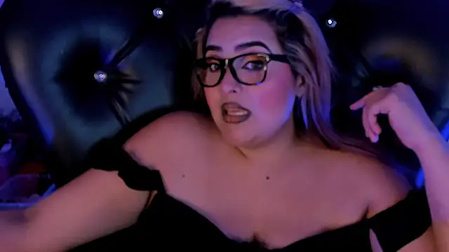 Snapshot of Agatha_humidity chatting on March 3, 2025, 4:36 am Agatha humidity online show from March 3, 2025, 4:36 am