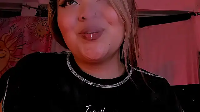 Snapshot of Agatha_humidity chatting on March 10, 2025, 7:32 am Agatha humidity online show from March 10, 2025, 7:32 am