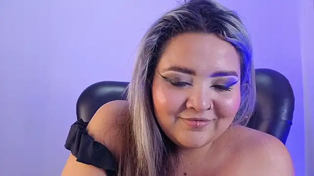 Snapshot of Agatha_humidity chatting on September 10, 2025, 4:23 am Agatha humidity online show from September 10, 2025, 4:23 am