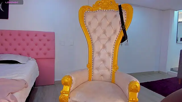 Latrellx7 online show from January 5, 2025, 12:42 pm