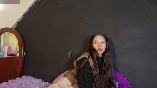 sweetdam12 online show from September 18, 2025, 7:38 pm