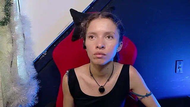 sweetdam12 online show from February 12, 2026, 7:31 pm