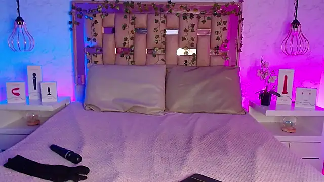 GigiVolkova online show from March 6, 2025, 7:43 pm