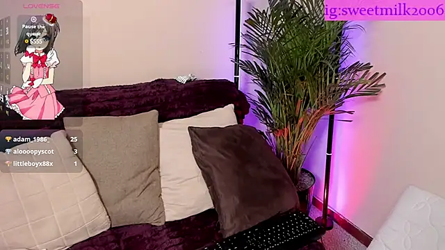 Snapshot of sweetmilk2006 chatting on March 12, 2025, 12:26 pm sweetmilk2006 online show from March 12, 2025, 12:26 pm