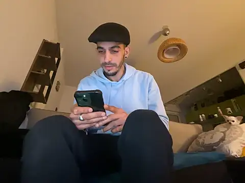 Rebeu313 online show from February 11, 2025, 10:07 pm