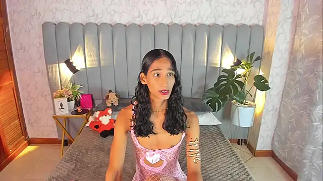 skyyfoxpraga online show from October 2, 2025, 1:18 pm