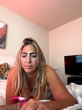 sunshinekisses online show from November 6, 2025, 7:37 pm