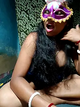 AparnaBoudi online show from November 5, 2025, 6:41 pm