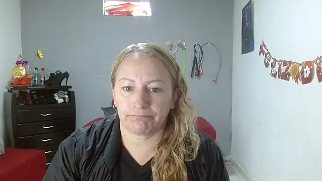 emperabigbootybigass online show from March 5, 2025, 12:22 pm