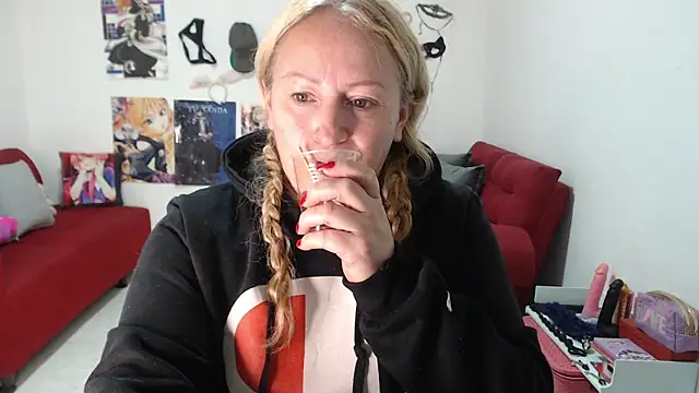 emperabigbootybigass online show from October 6, 2025, 12:24 pm