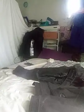 DevinToore online show from April 18, 2026, 8:42 pm