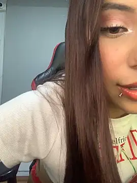 Snapshot of Emily_Clark1 chatting on December 22, 2024, 9:55 am Emily Clark1 online show from December 22, 2024, 9:55 am