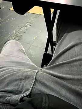 Snapshot of Farias8837 chatting on October 30, 2025, 5:24 pm Farias8837 online show from October 30, 2025, 5:24 pm