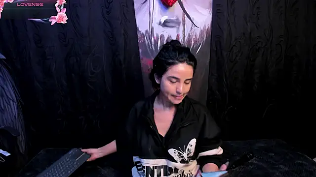 Snapshot of Kylie-fox chatting on September 26, 2025, 12:03 am Kylie-fox online show from September 26, 2025, 12:03 am