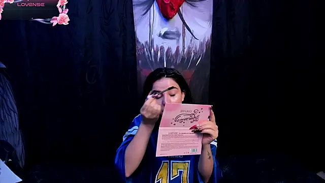 Snapshot of Kylie-fox chatting on September 30, 2025, 10:37 pm Kylie-fox online show from September 30, 2025, 10:37 pm