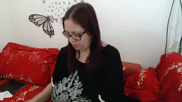 Snapshot of LadyHellene chatting on January 16, 2025, 2:41 pm LadyHellene online show from January 16, 2025, 2:41 pm