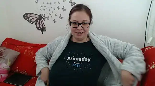Snapshot of LadyHellene chatting on January 21, 2025, 9:03 am LadyHellene online show from January 21, 2025, 9:03 am