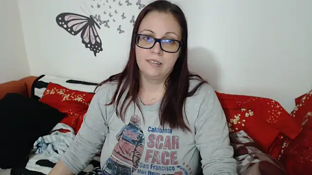 Snapshot of LadyHellene chatting on February 5, 2025, 8:35 pm LadyHellene online show from February 5, 2025, 8:35 pm