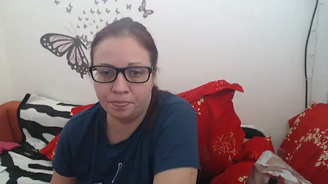 Snapshot of LadyHellene chatting on February 25, 2025, 1:39 pm LadyHellene online show from February 25, 2025, 1:39 pm