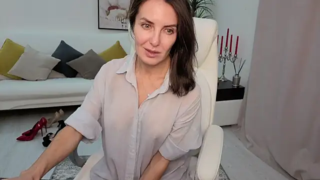 Beylly online show from November 28, 2025, 3:47 pm