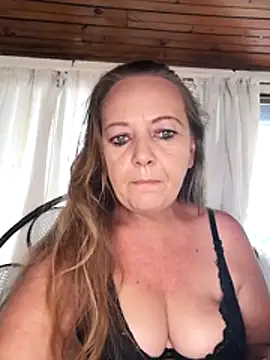 Kimmyb777 online show from April 4, 2026, 12:57 pm