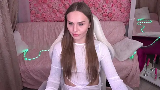 KiraGrayy online show from February 25, 2026, 1:54 pm