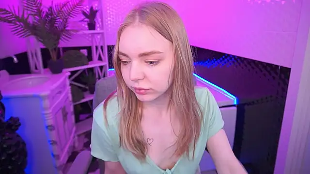 EmilySunshineS online show from April 10, 2026, 5:45 am