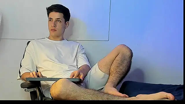 Snapshot of Adan_rivas_ chatting on March 4, 2025, 2:06 am Adan rivas online show from March 4, 2025, 2:06 am