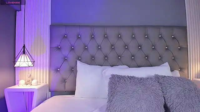 VioletthaRous online show from February 26, 2026, 10:42 pm