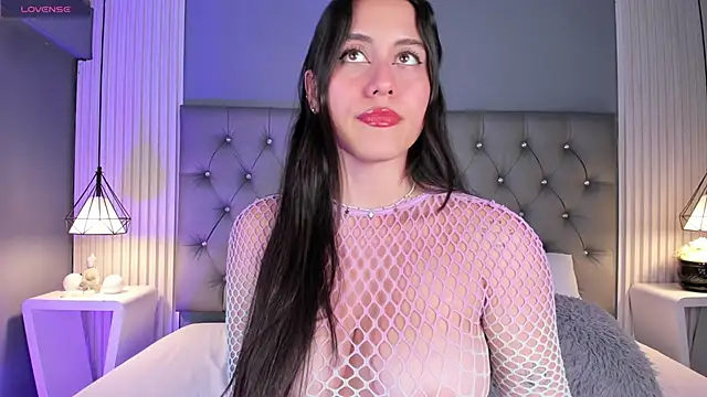 VioletthaRous online show from March 9, 2026, 10:47 pm