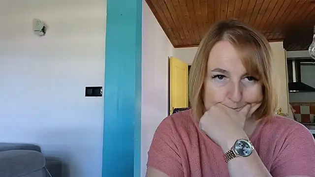 Snapshot of Sandcoq chatting on May 21, 2026, 8:54 am Sandcoq online show from May 21, 2026, 8:54 am