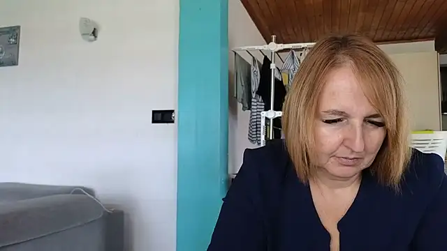 Snapshot of Sandcoq chatting on June 5, 2026, 11:16 am Sandcoq online show from June 5, 2026, 11:16 am