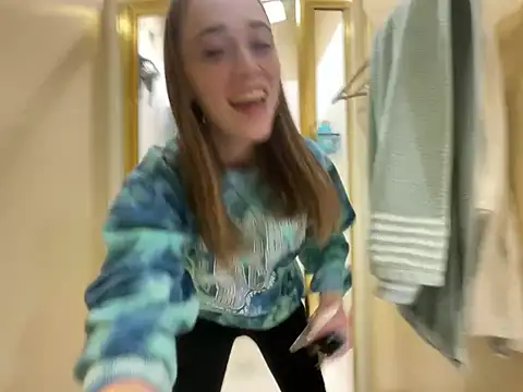 Maxinebabyyy online show from January 31, 2025, 1:43 am