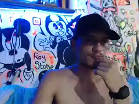 roystonee01 online show from September 18, 2025, 1:18 am