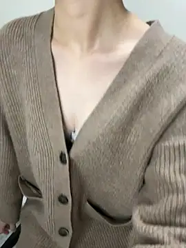 Snapshot of -x_MIU_x chatting on March 18, 2025, 10:25 am -x MIU x online show from March 18, 2025, 10:25 am