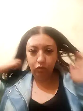 Veronica-Celie online show from April 17, 2026, 7:50 pm