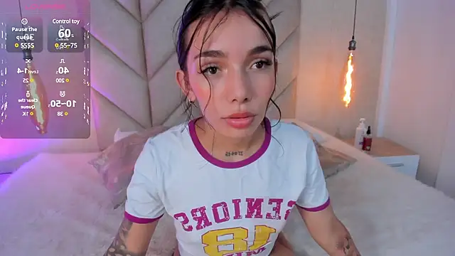 Mollymoon1 online show from January 24, 2025, 7:39 pm