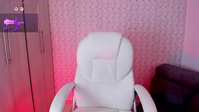 Sarajonnes online show from October 15, 2025, 9:04 pm