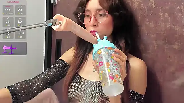 doll bella  online show from February 23, 2025, 11:04 pm