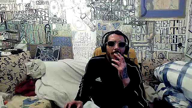 Snapshot of casualtimepassenger chatting on May 1, 2026, 3:44 am casualtimepassenger online show from May 1, 2026, 3:44 am
