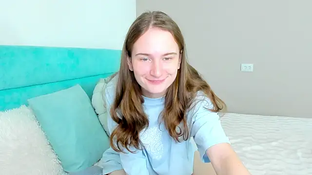Snapshot of L1ittle_kitty_ chatting on September 28, 2025, 5:35 am L1ittle kitty  online show from September 28, 2025, 5:35 am