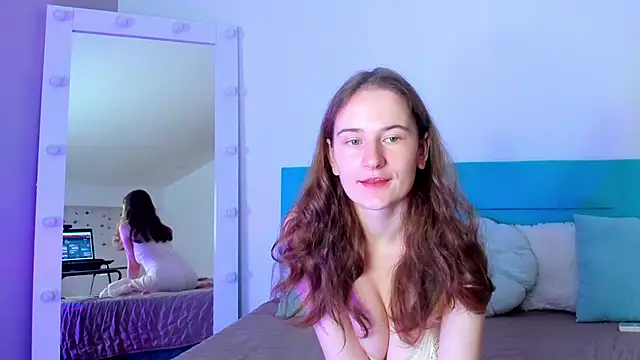 Snapshot of L1ittle_kitty_ chatting on October 19, 2025, 5:30 am L1ittle kitty  online show from October 19, 2025, 5:30 am
