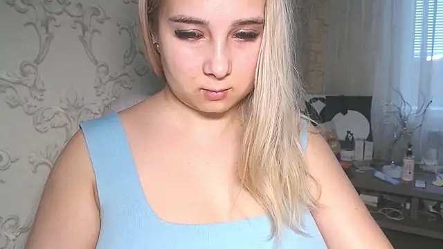 DolphinDreams online show from February 25, 2026, 11:09 am