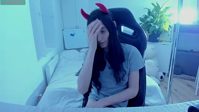 CeriseLapine online show from March 13, 2025, 1:10 am