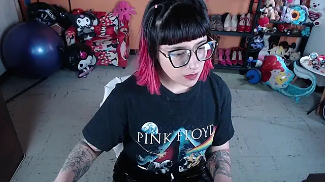 MissMiia2 online show from October 29, 2025, 3:03 pm