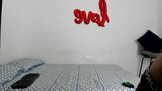 Snapshot of evanscollins chatting on October 10, 2025, 4:44 am evanscollins online show from October 10, 2025, 4:44 am